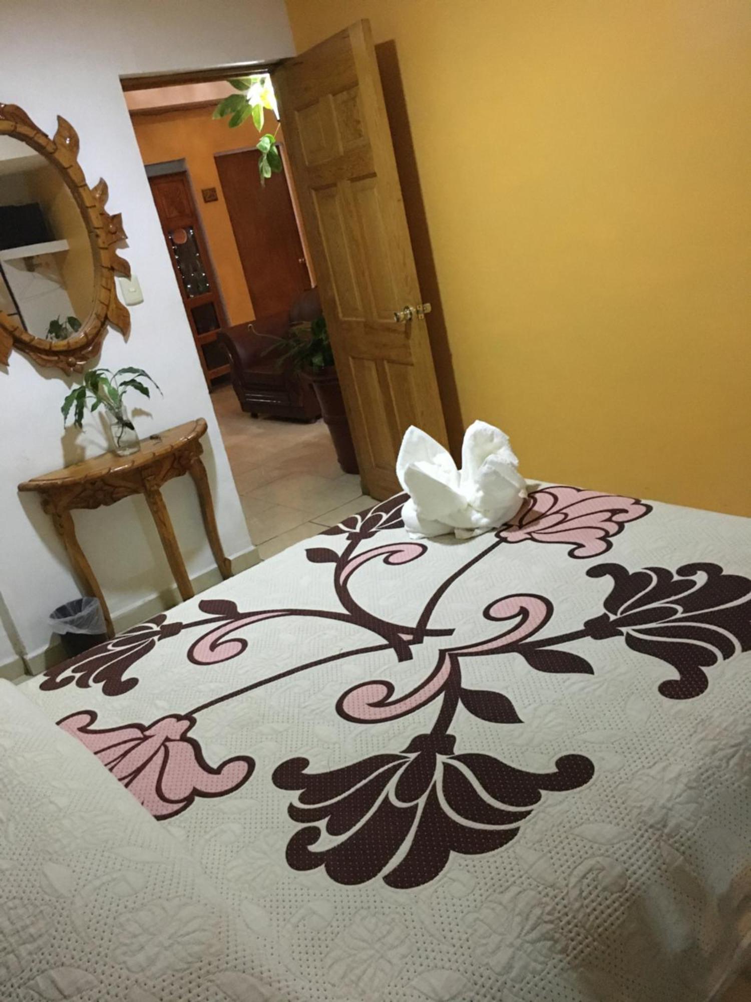 Hotel Posada Camelinas Pátzcuaro Exteriör bild