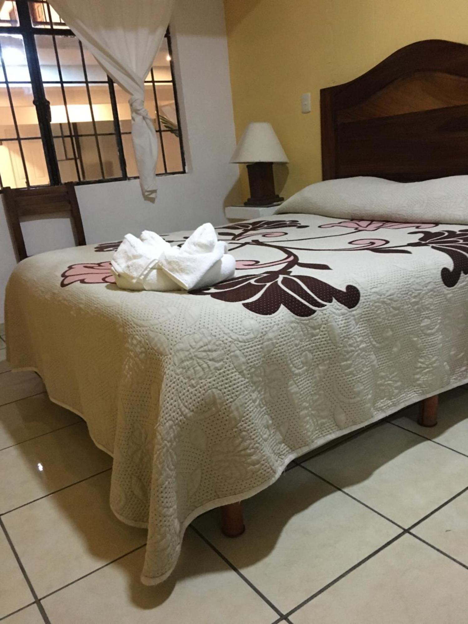 Hotel Posada Camelinas Pátzcuaro Exteriör bild
