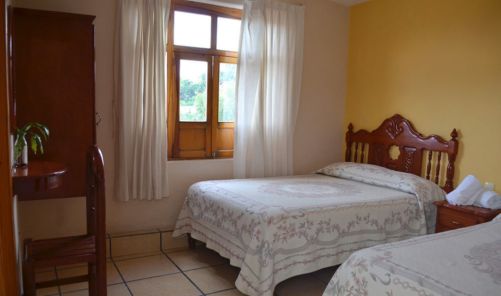 Hotel Posada Camelinas Pátzcuaro Exteriör bild