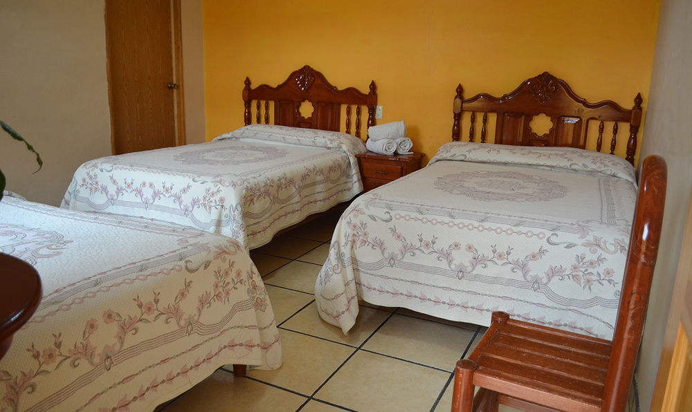 Hotel Posada Camelinas Pátzcuaro Exteriör bild