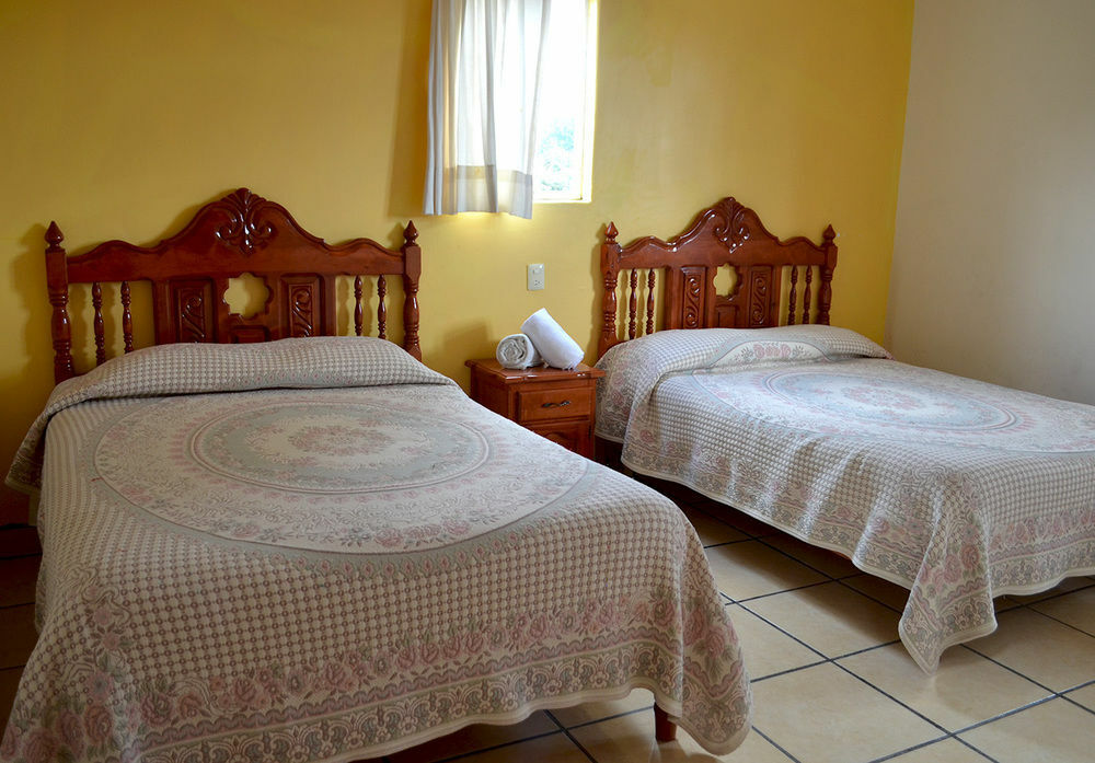 Hotel Posada Camelinas Pátzcuaro Exteriör bild