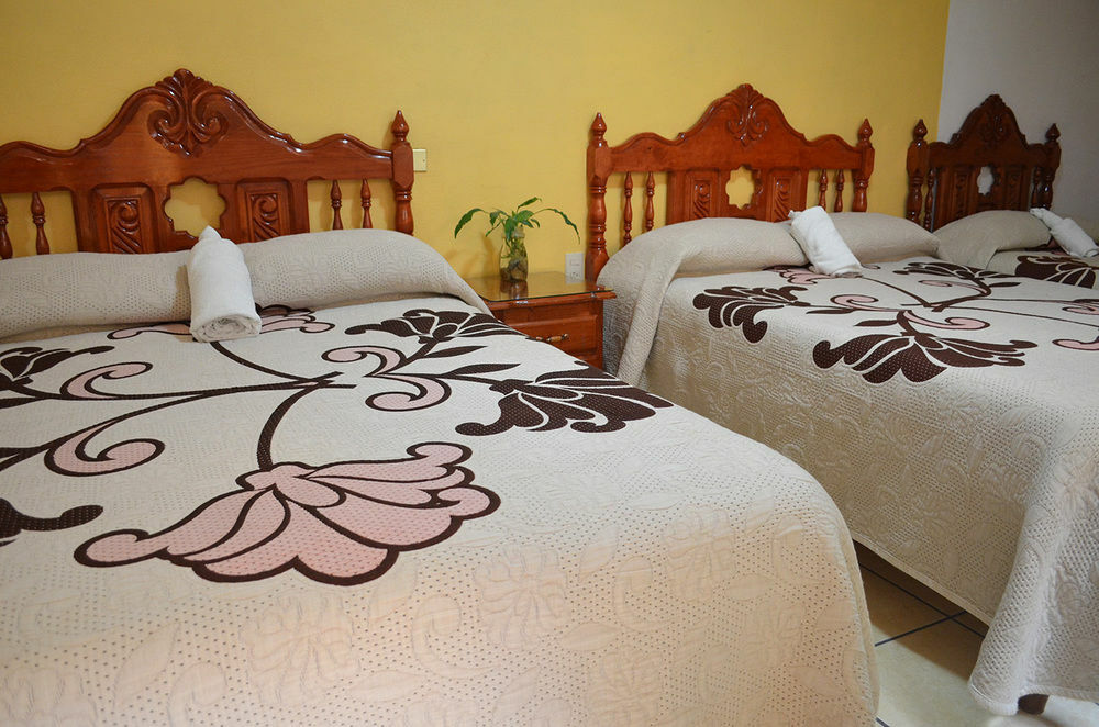 Hotel Posada Camelinas Pátzcuaro Exteriör bild